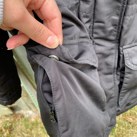 Joe Fresh winter parka with faux fur hood trim - Picture 4 of 8